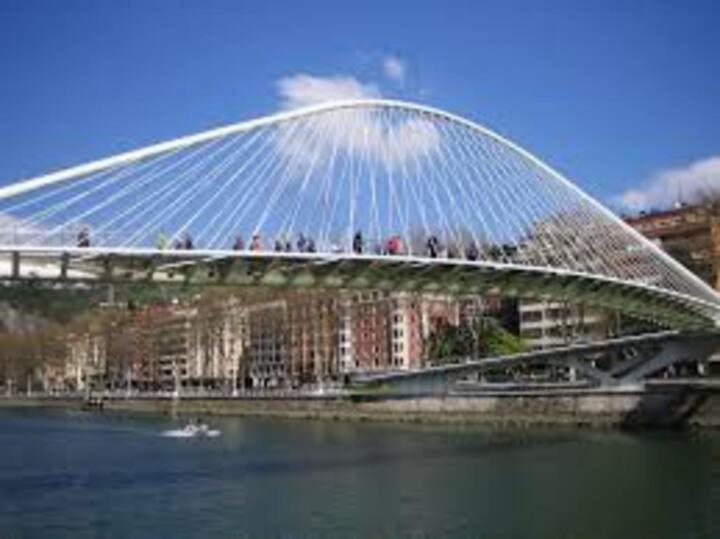 Apartamento Con Garaje Opcional Con 2 Banos Cerca Ayuntamiento Apartment Bilbao Luaran gambar
