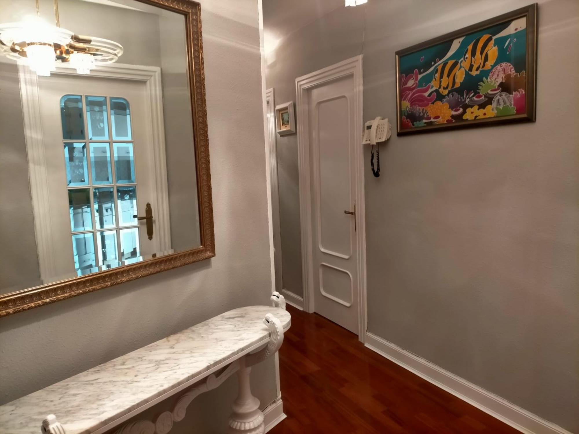 Apartamento Con Garaje Opcional Con 2 Banos Cerca Ayuntamiento Apartment Bilbao Luaran gambar